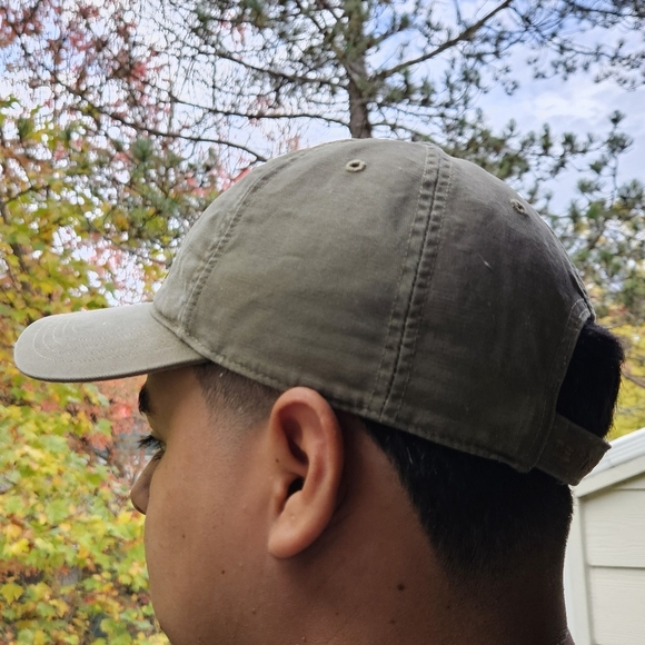Carhartt Gray Cap with Leather Logo Patch - Picture 6 of 6